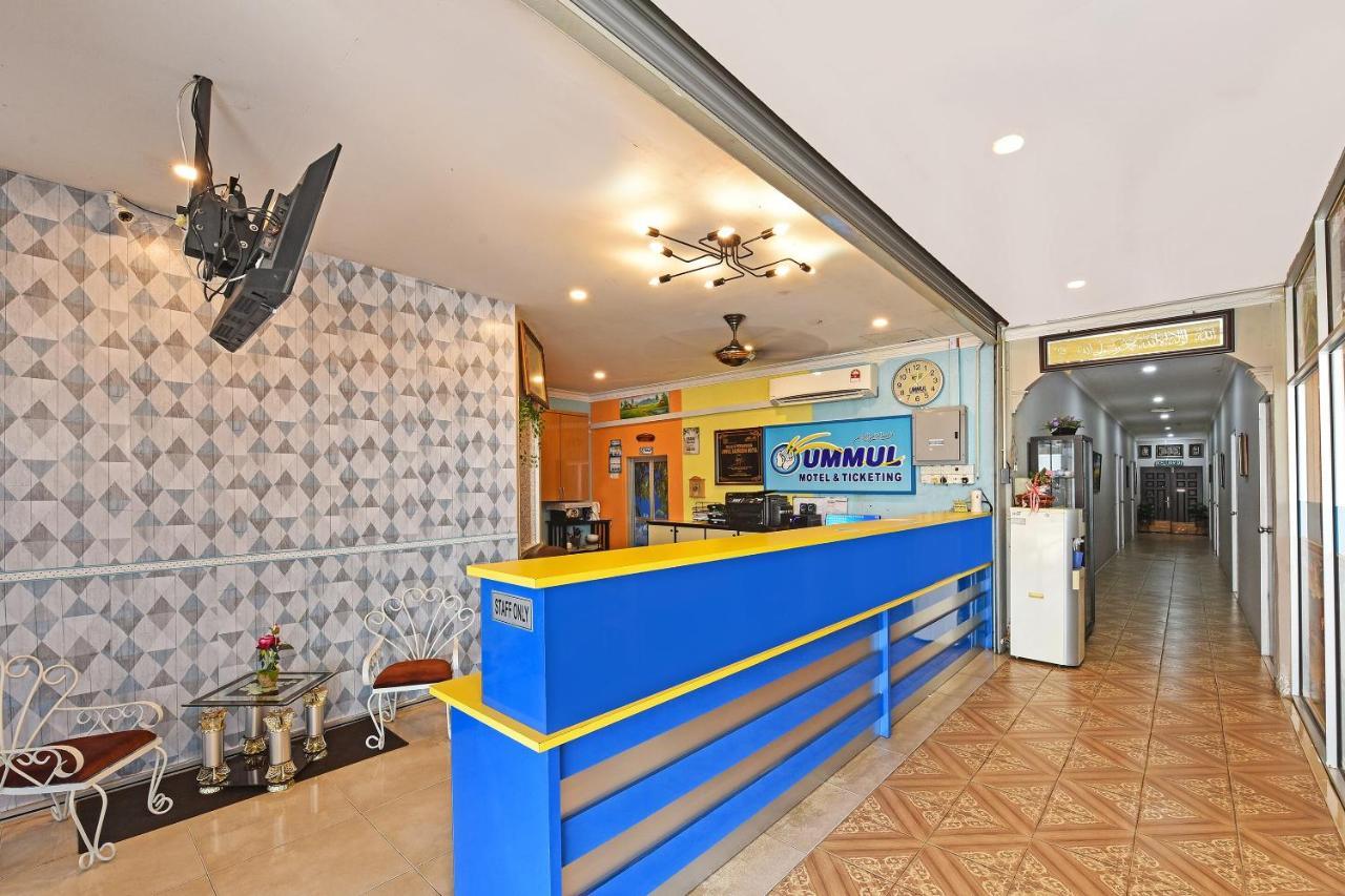 Capital O 90614 Cvia Ummul Hotel Padang Besar Exterior foto