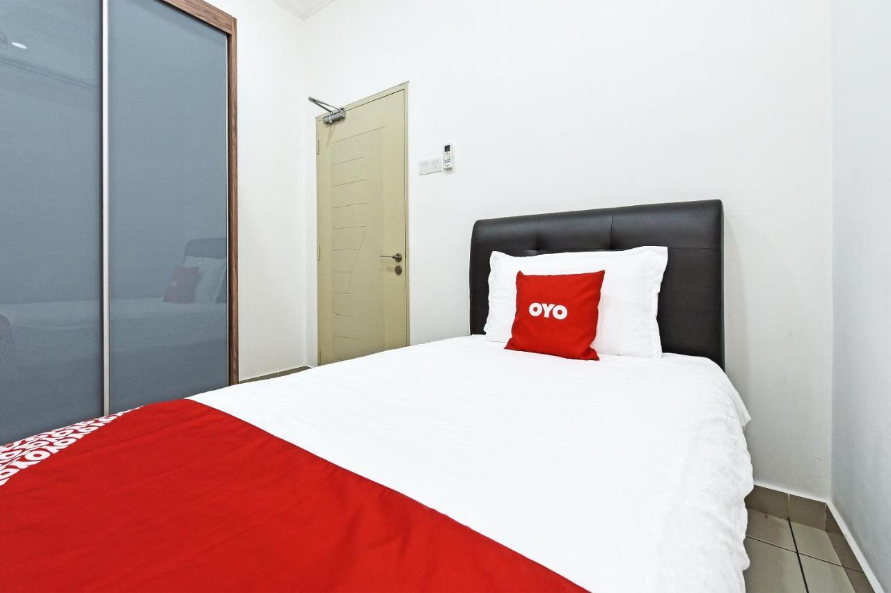 Capital O 90614 Cvia Ummul Hotel Padang Besar Exterior foto