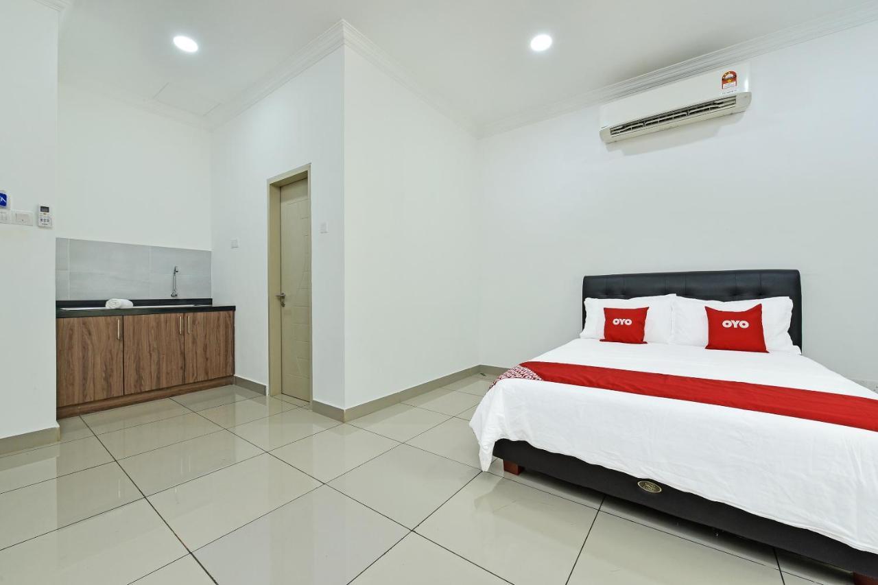 Capital O 90614 Cvia Ummul Hotel Padang Besar Exterior foto