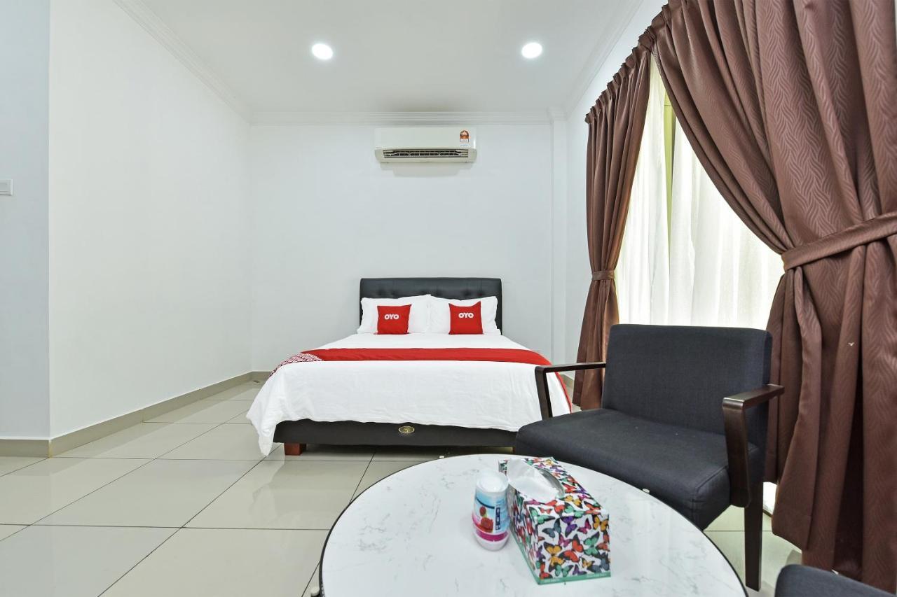 Capital O 90614 Cvia Ummul Hotel Padang Besar Exterior foto